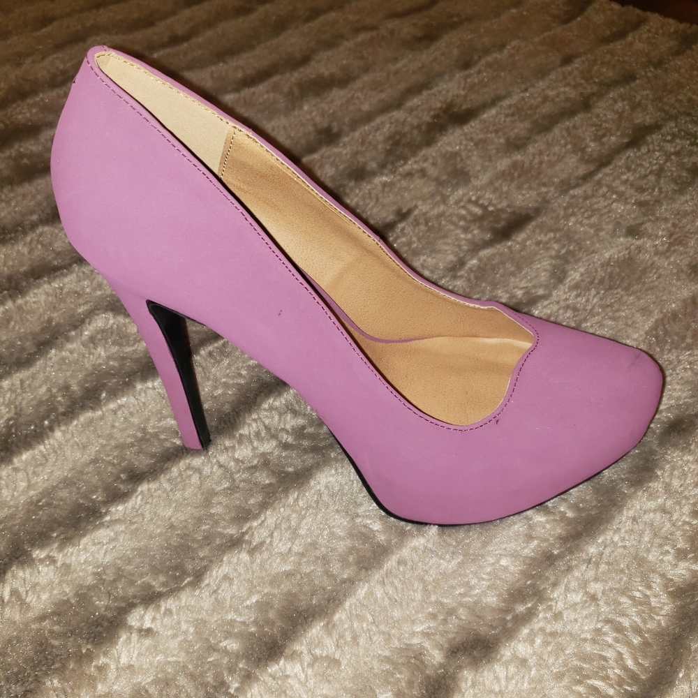 Shoes - Picture 4 of 4